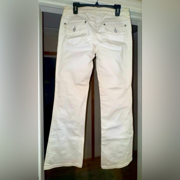 Banana Republic White Flared boot cut Jeans. Size 10 Sum-06 NWOT - Picture 3 of 12
